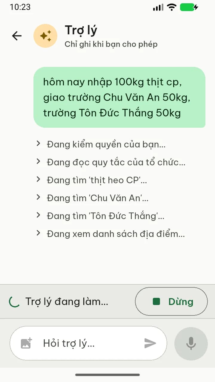 Màn hình trợ lý AI trong app VNCX Doanh nghiệp — người dùng nhắn việc cần làm trong ngày (dữ liệu mẫu)