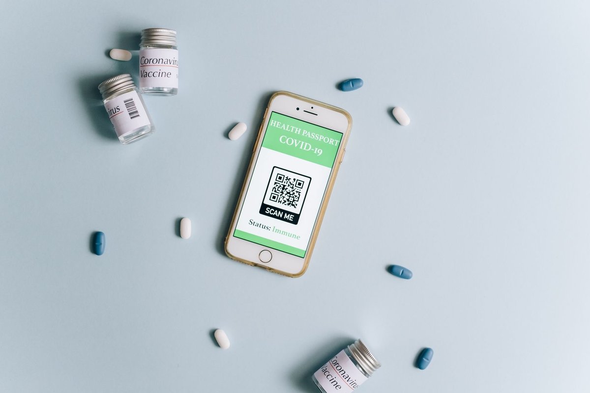 Phân biệt tem vỡ, tem 7 màu, tem nhũ và tem QR Code: chọn loại nào cho đúng sản phẩm của bạn