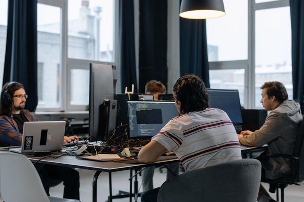 Công ty TNHH Công nghệ Idflow là ai, làm gì và cách kiểm tra trước khi hợp tác